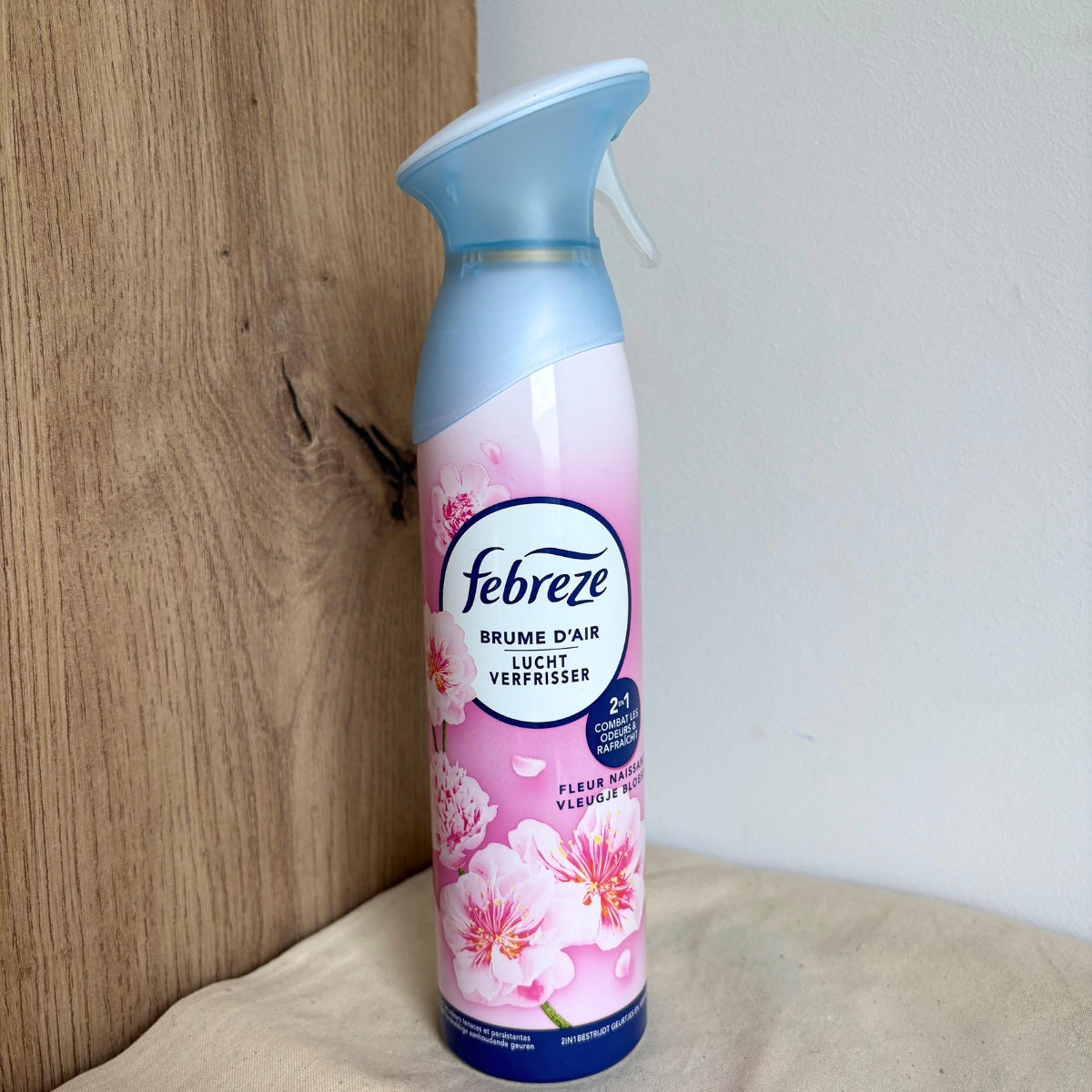 Désodorisant Spray Febreze Brume d’Air « Fleur Naissante »