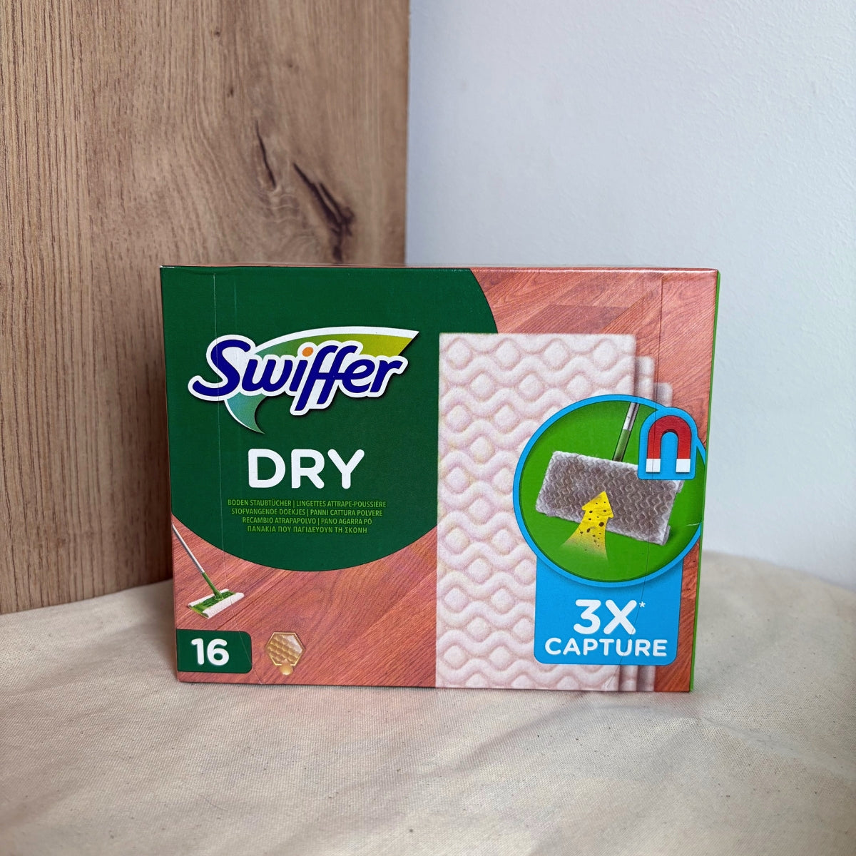 Swiffer Dry Recharge Lingettes Balai « Attrape-Poussière » – 16 Lingettes