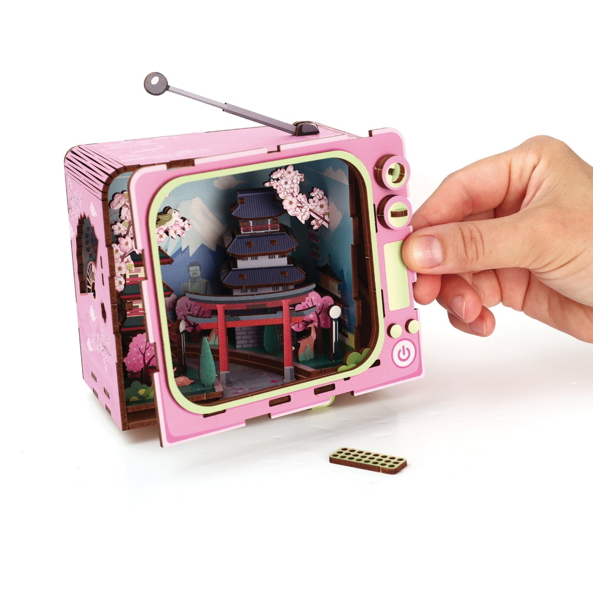 Maquette 3D Bois TV Tokyo | Kit Modélisme Miniature à Construire