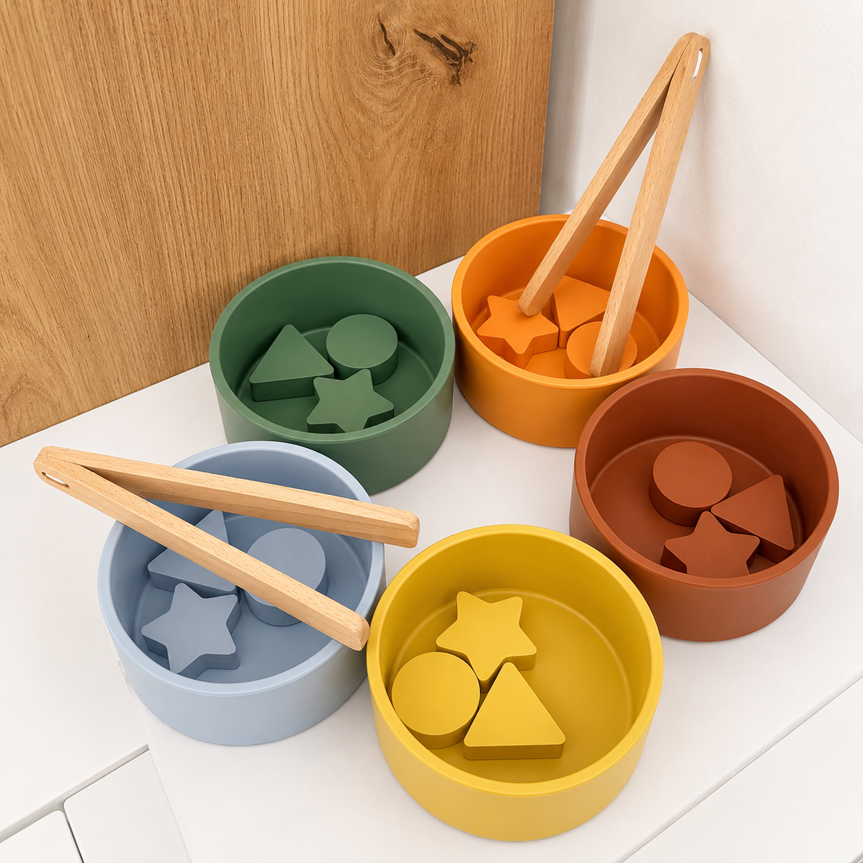 Jeu de tri des couleurs avec pince - dès 12 mois