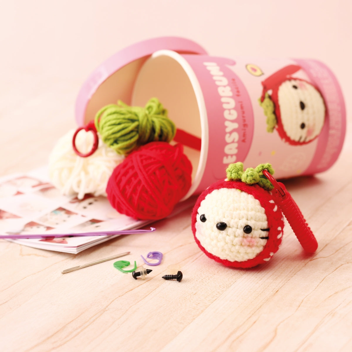 Kit EasyGurumi porte clés – Amigurumi facile “Fraise”