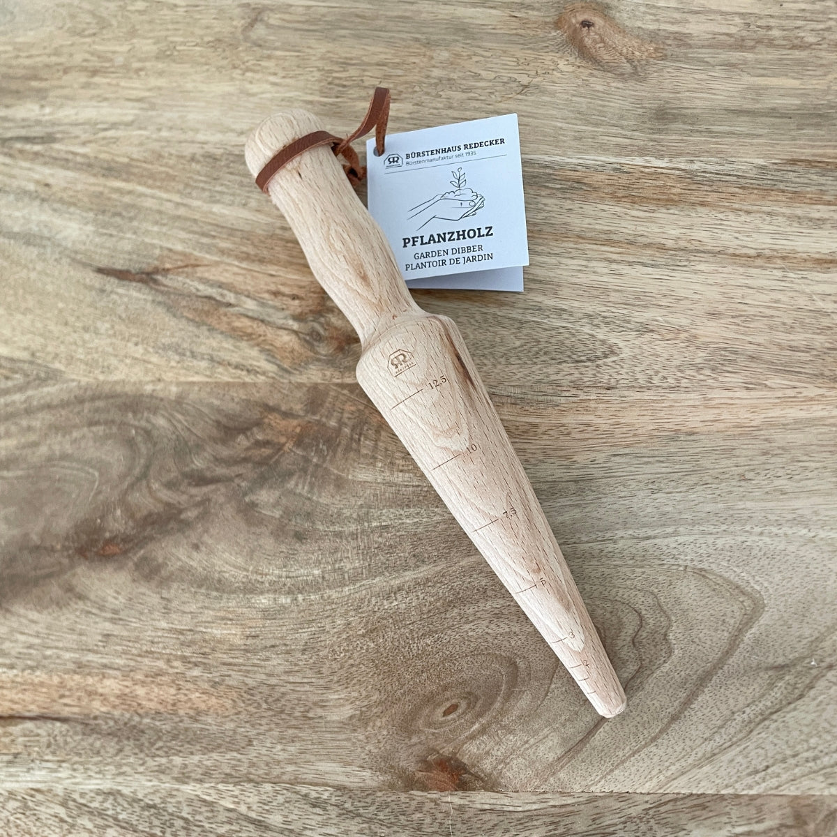 Plantoir de jardin en bois