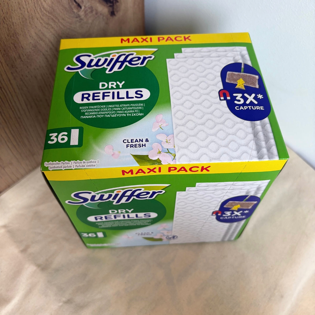 Swiffer Lingettes pour balai « Attrape-Poussière » Sols Propre & Frais – Boîte de 36 lingettes