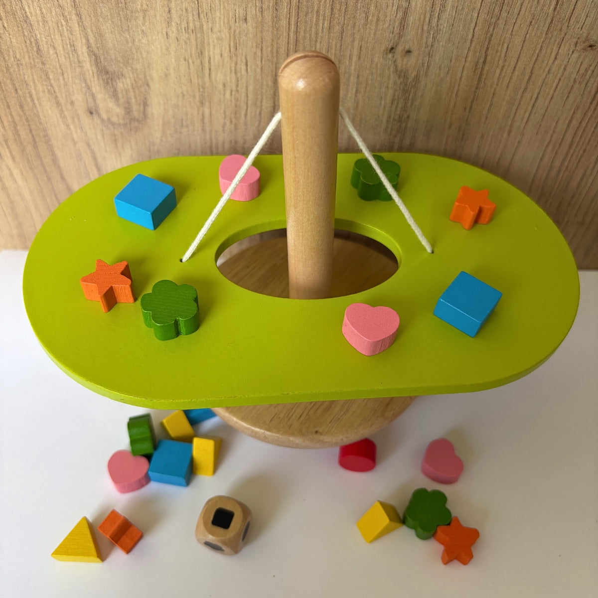 Jeu du balancier coloré en bois