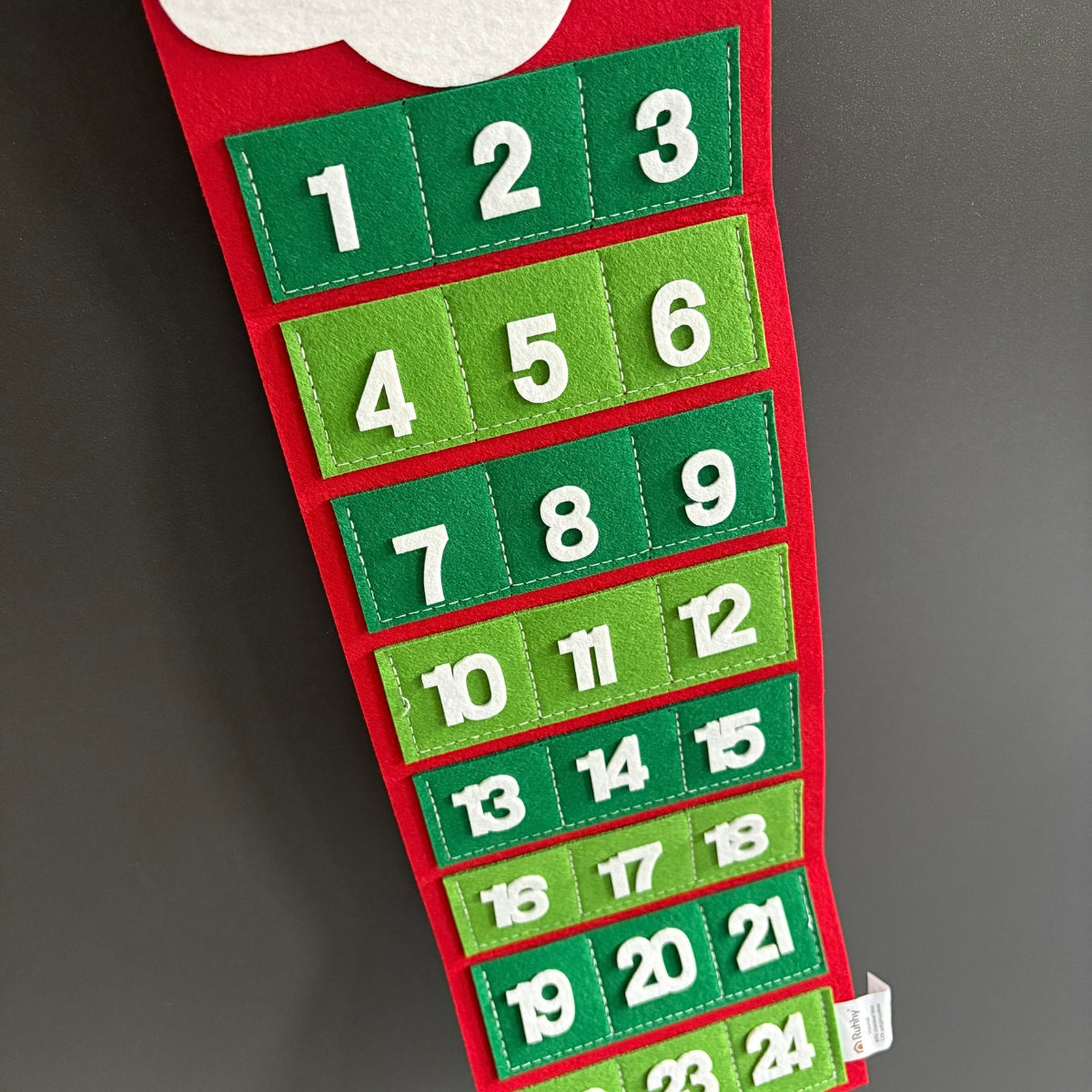 Calendrier de l’Avent à suspendre père noël – 24 pochettes en feutrine