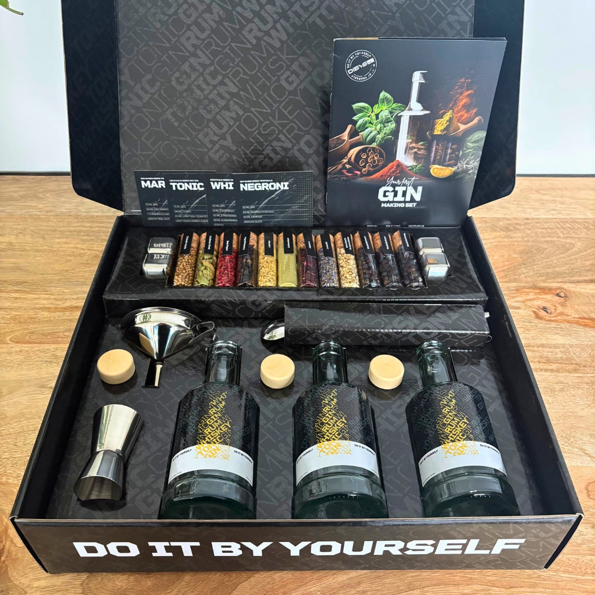 Coffret XL : Fabrication de GIN avec épices et accessoires cocktails