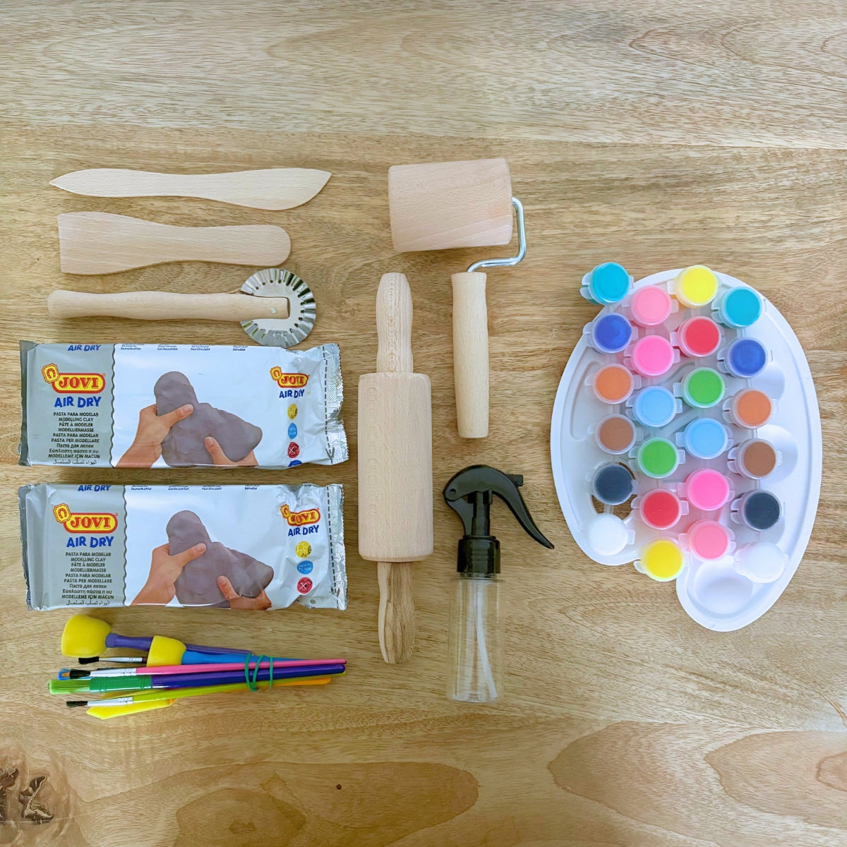 Kit argile grise + outils de cuisine pour enfants