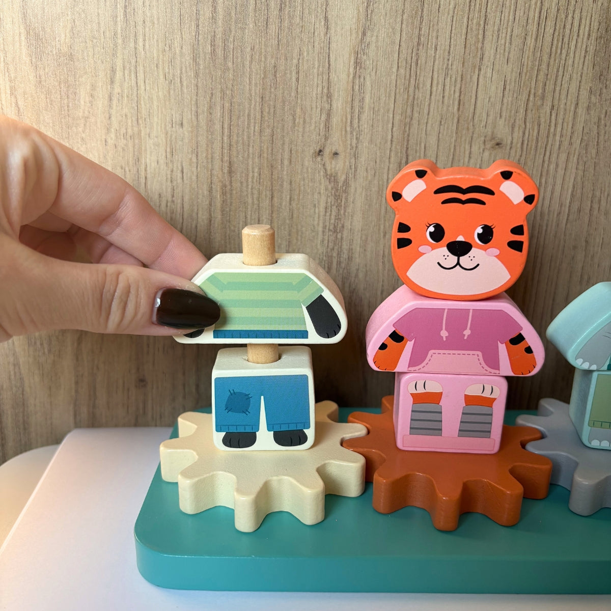 Jouet à empiler avec roue dentée « Jungle Friends » en bois