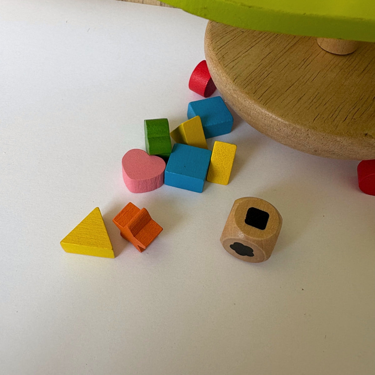 Jeu du balancier coloré en bois