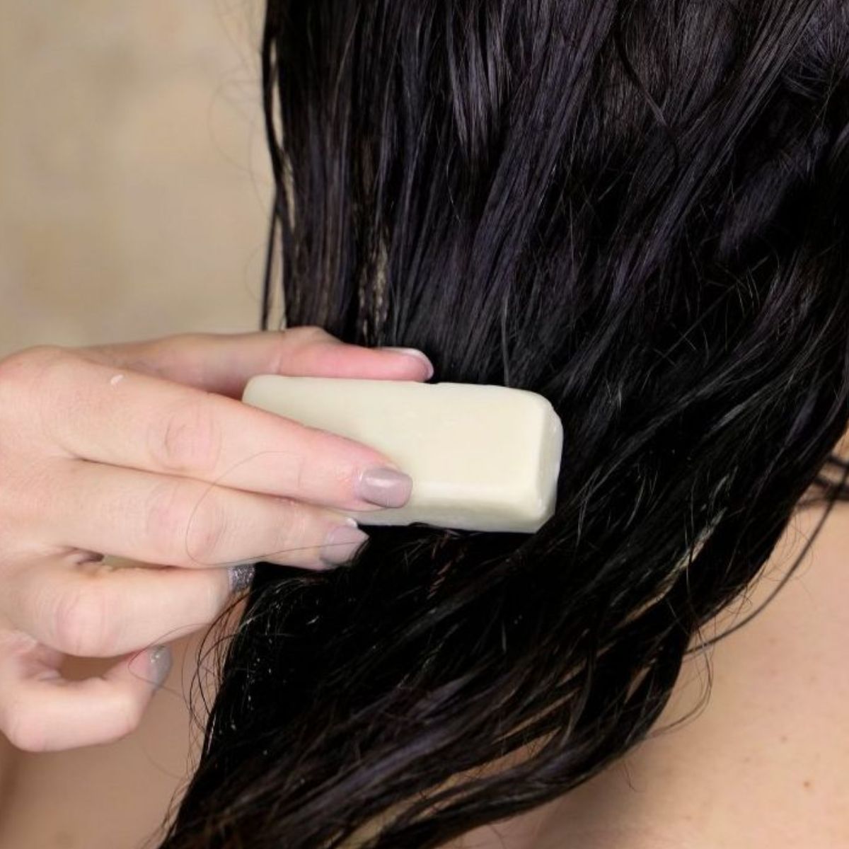 Après-shampoing solide à l'huile de chanvre
