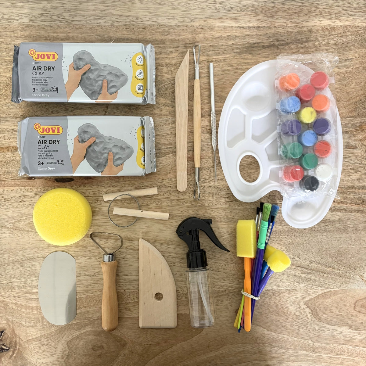 Kit poterie : Coffret argile grise + ustensiles + peinture