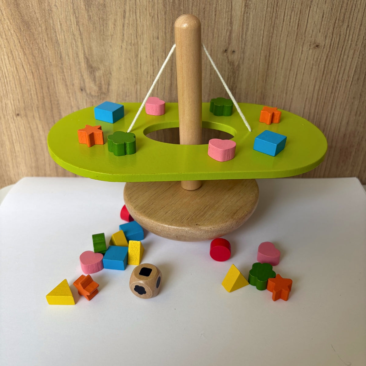 Jeu du balancier coloré en bois