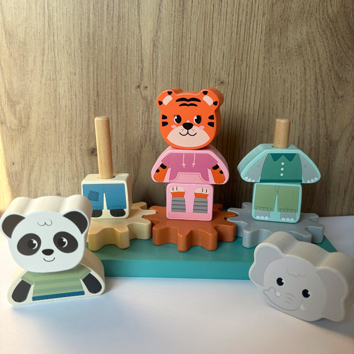 Jouet à empiler avec roue dentée « Jungle Friends » en bois