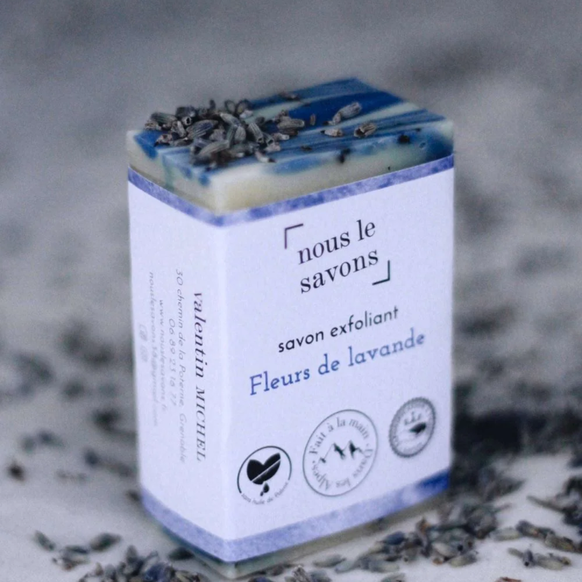 Savon exfoliant à la lavande