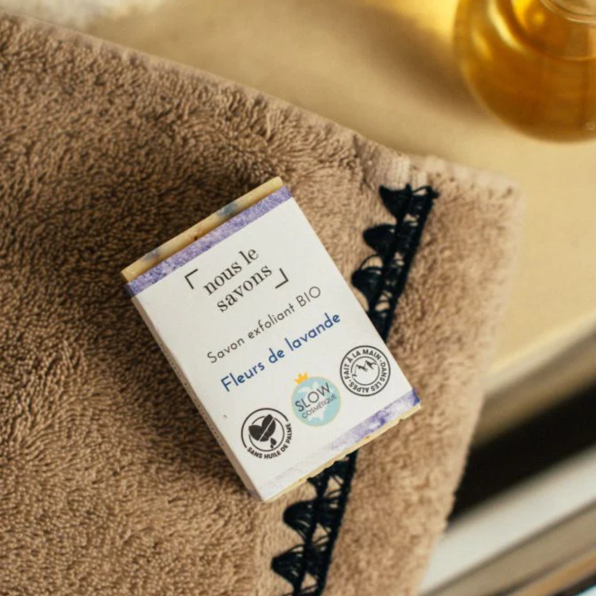 Savon exfoliant à la lavande
