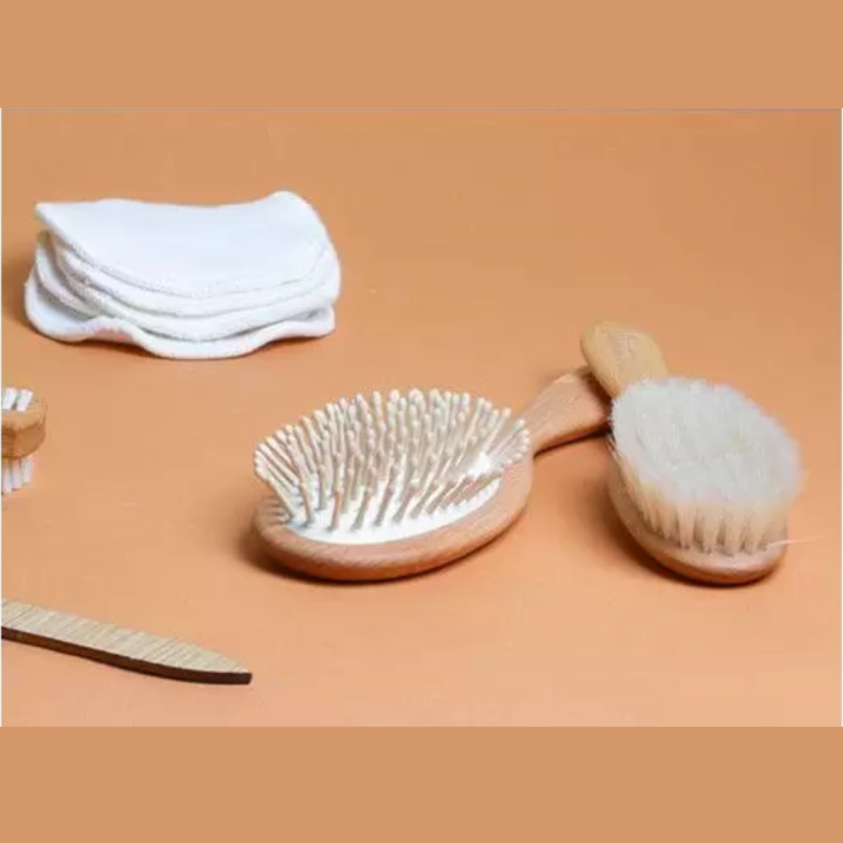 Brosse à cheveux en bois - ANAE