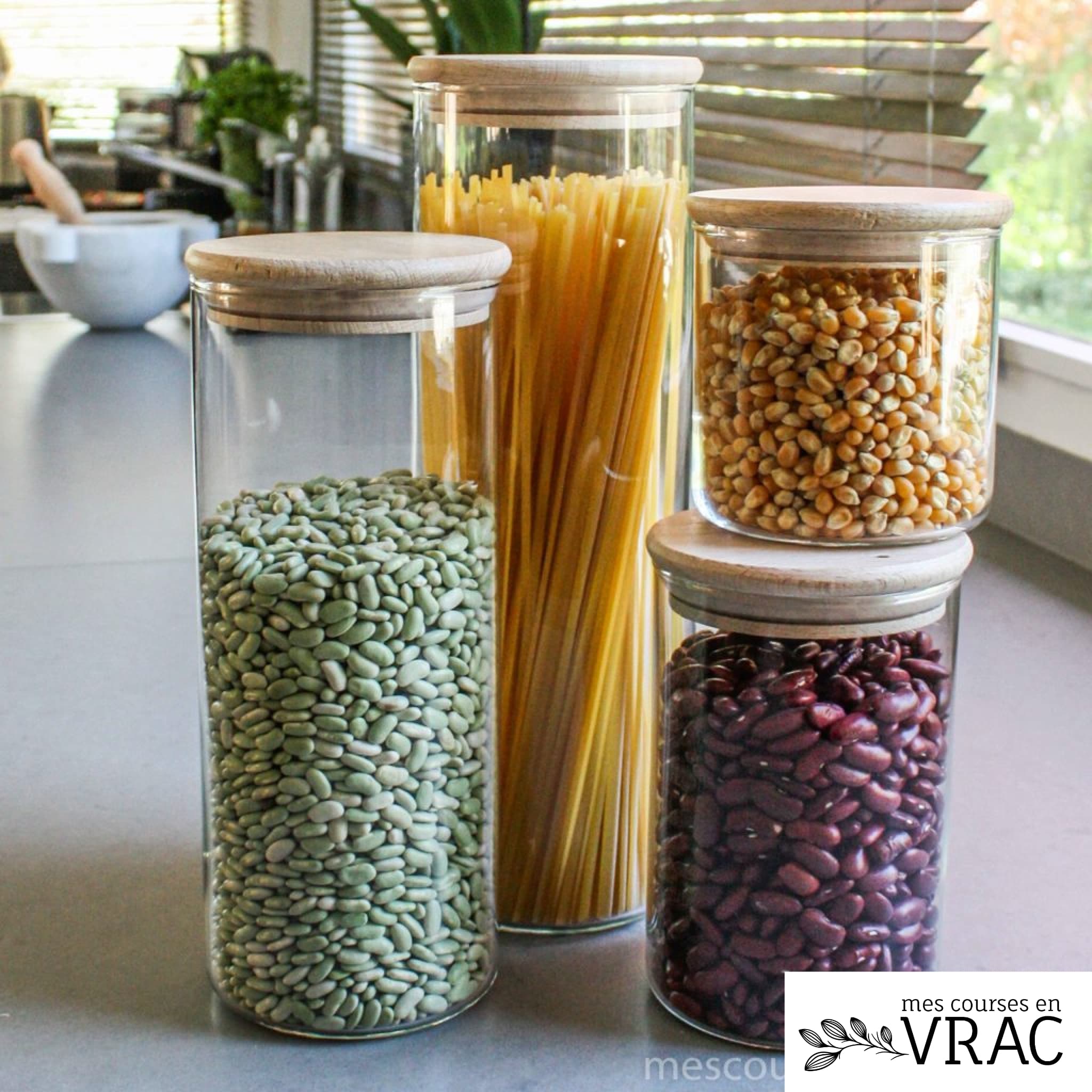Bocaux en verre avec bouchon bois