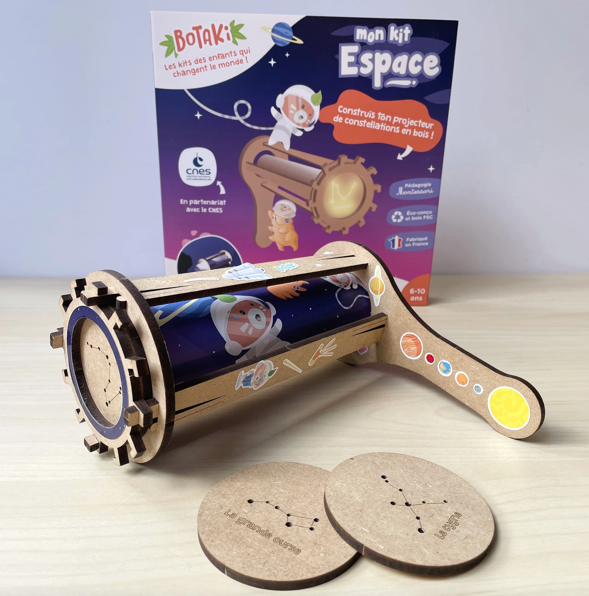 Construis ton projecteur de constellations en bois
