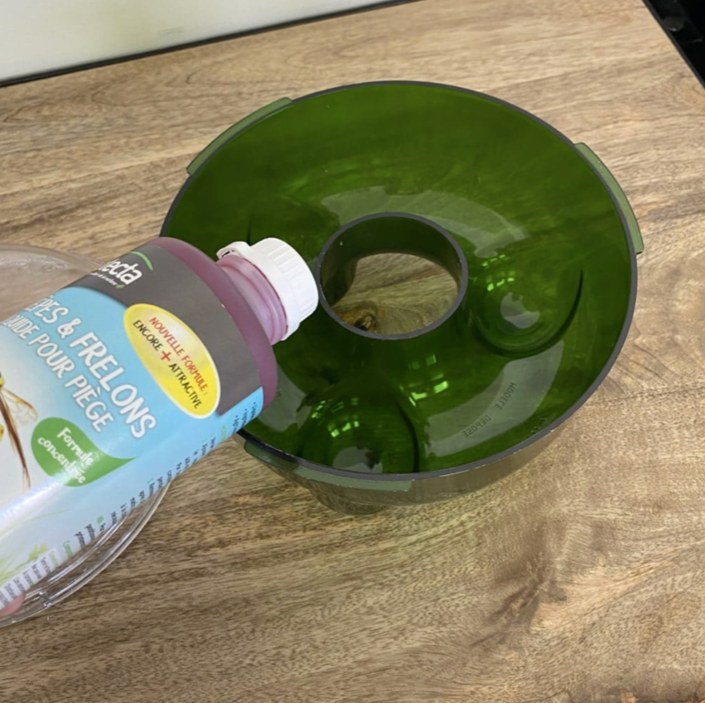 Liquide pour piège à guêpes et frelons