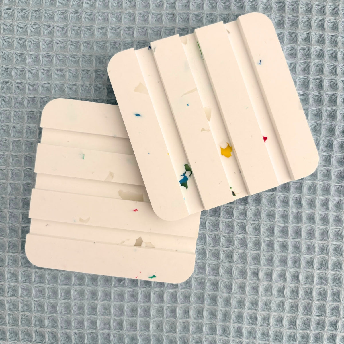 Porte savon durable et design carré - Coloris au choix