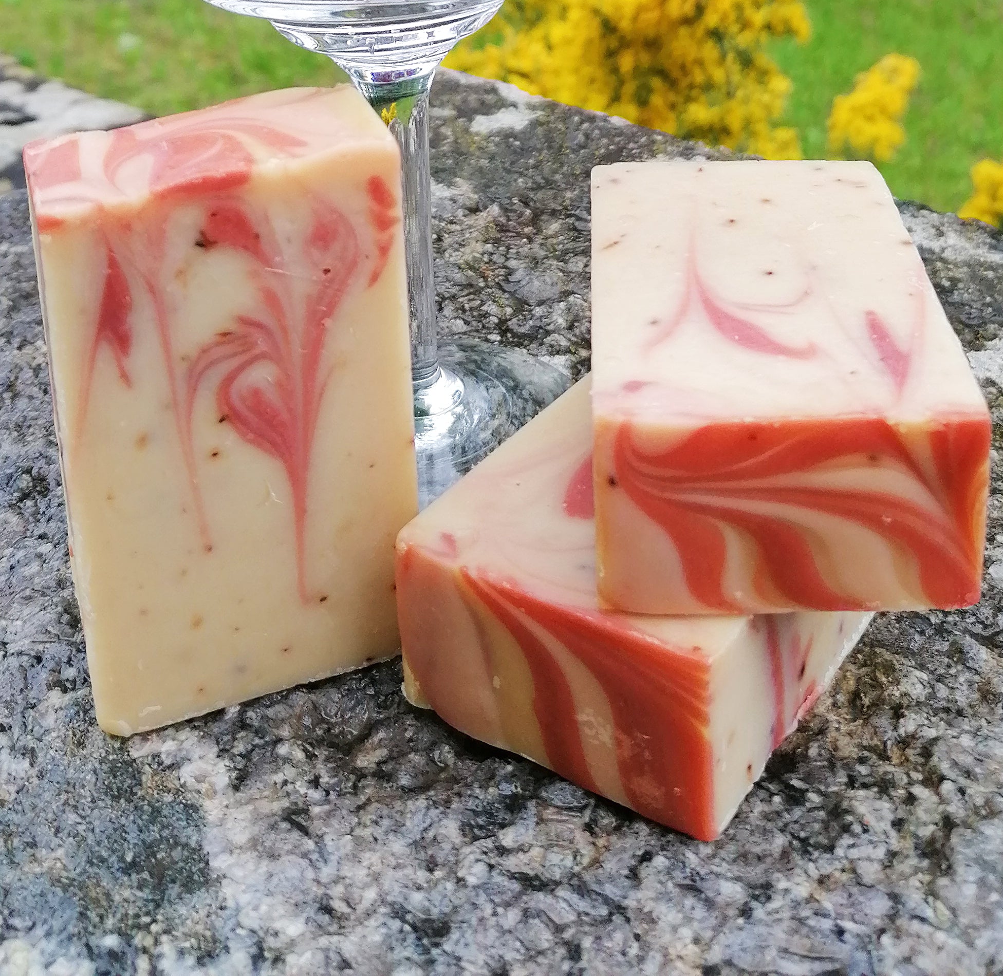 Savon cicatrisant et tonifiant - Fraise Champagne