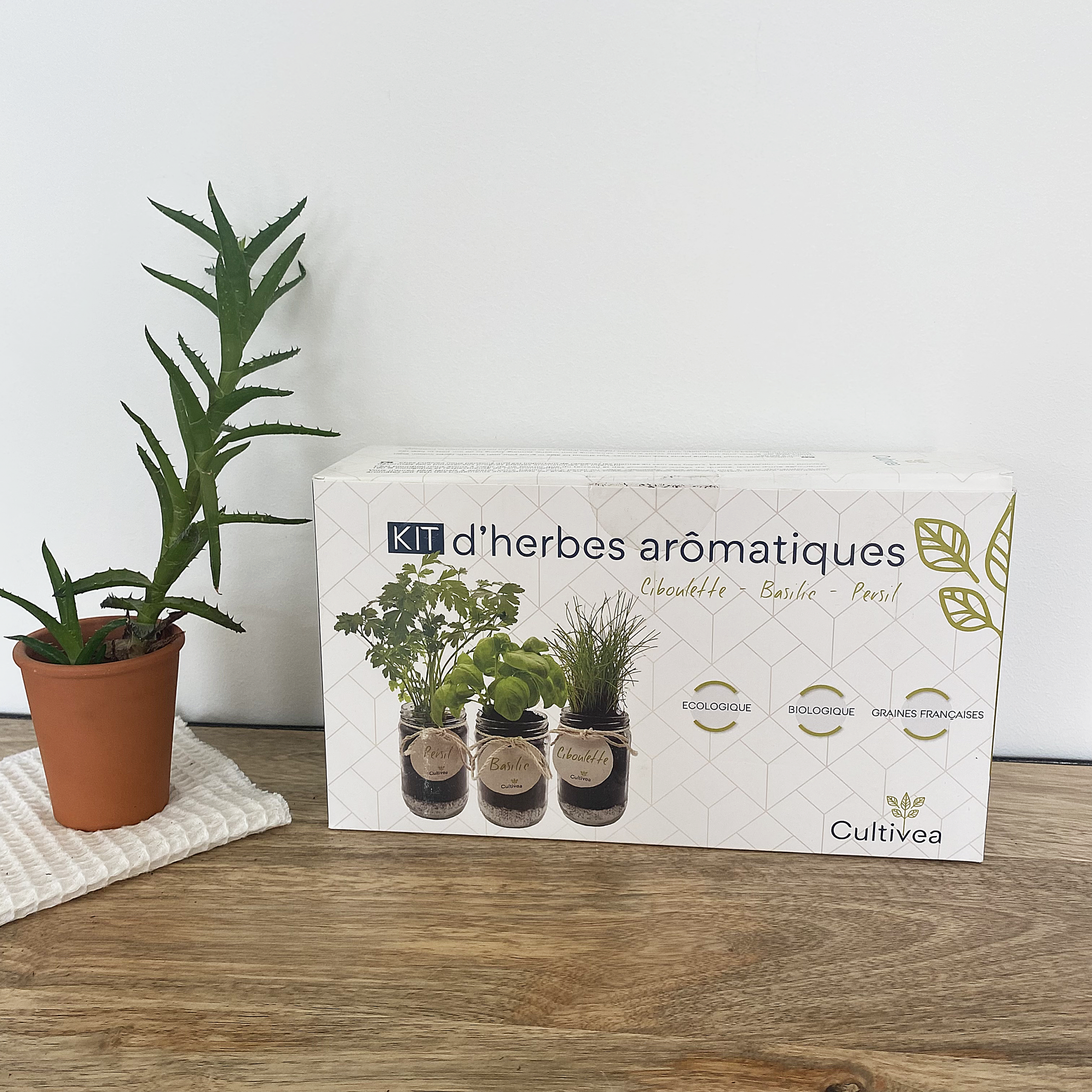 Kit d’herbes aromatiques BIO – (Ciboulette, Basilic, Persil)