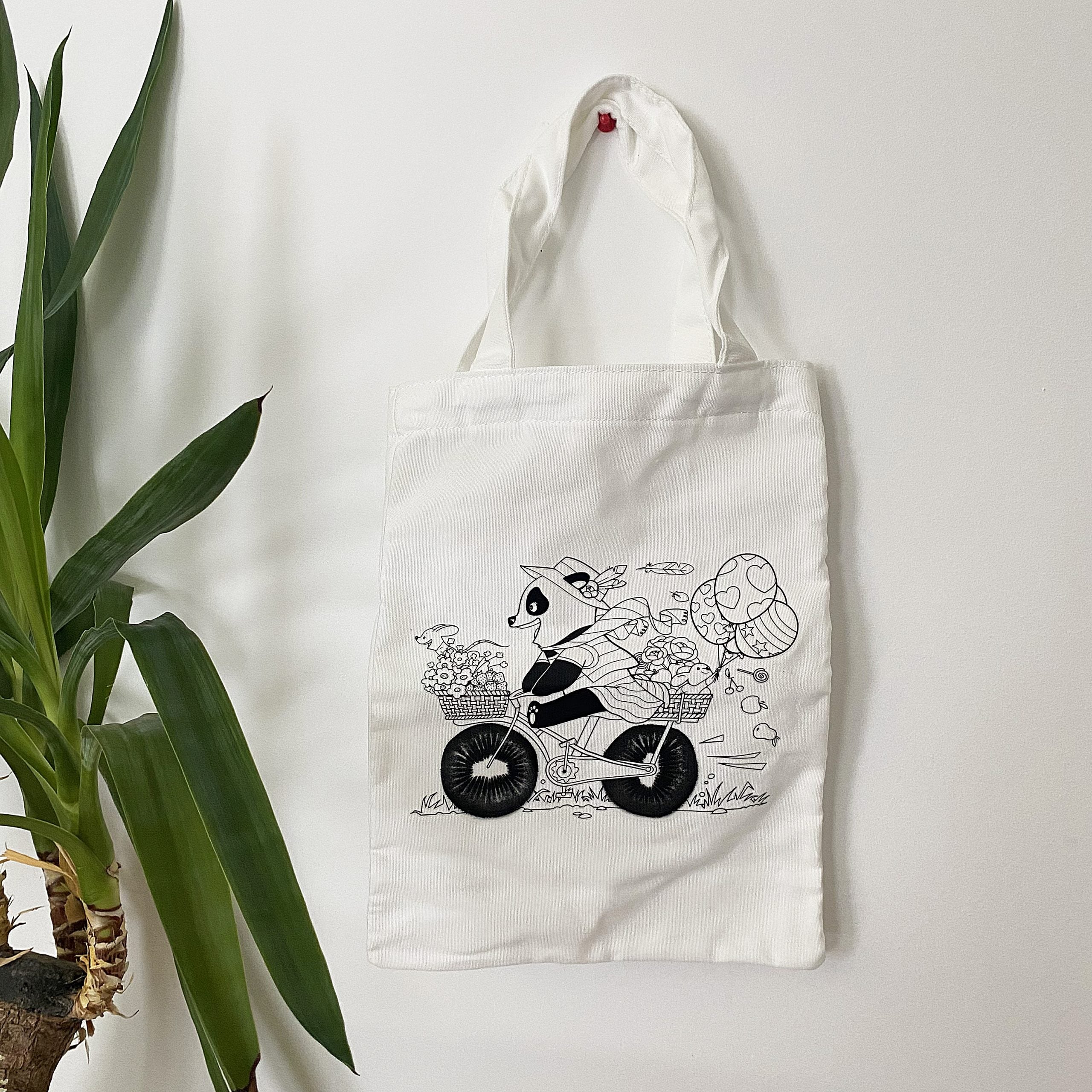 Petit sac totebag en toile à colorier