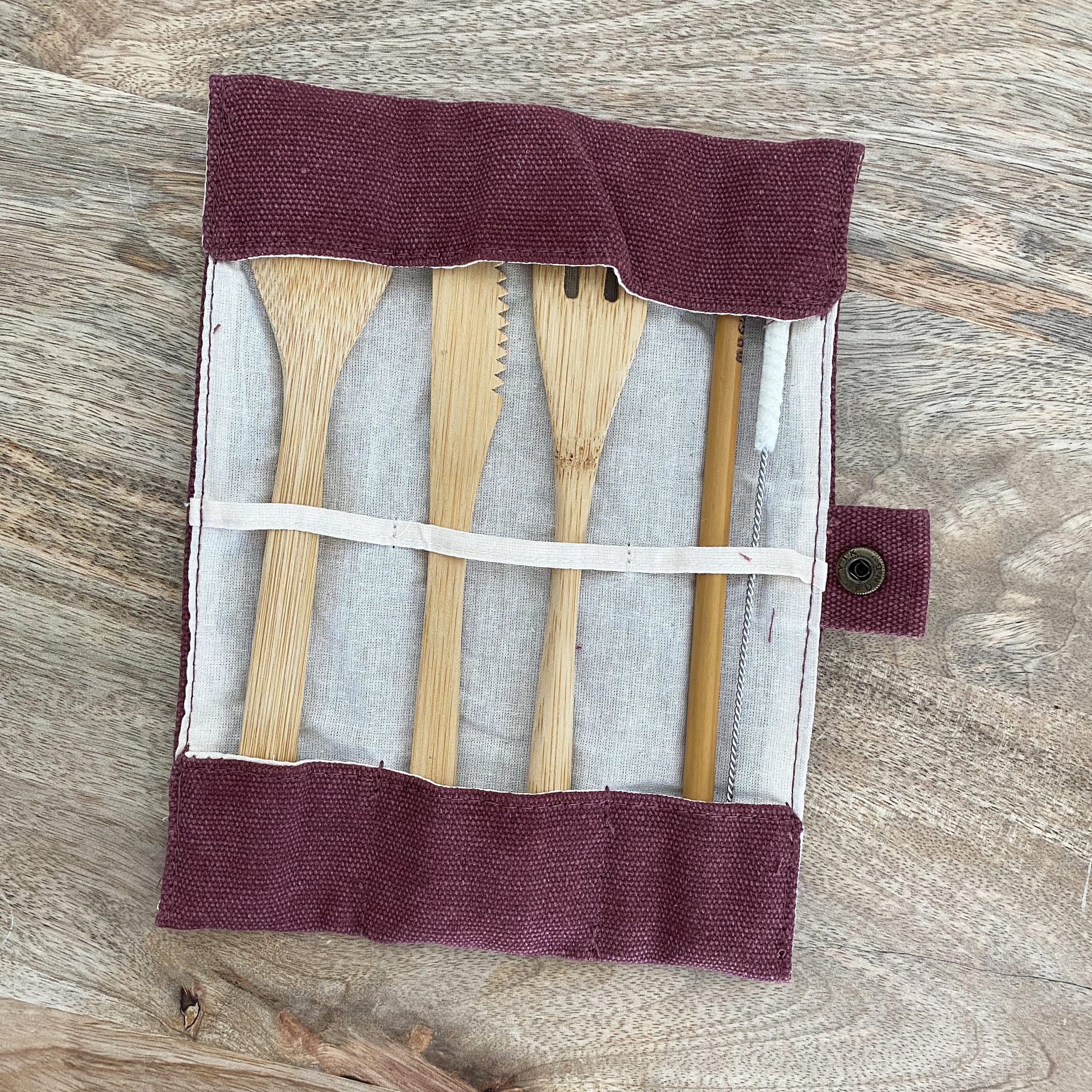 Set de couverts en bambou réutilisables bordeaux