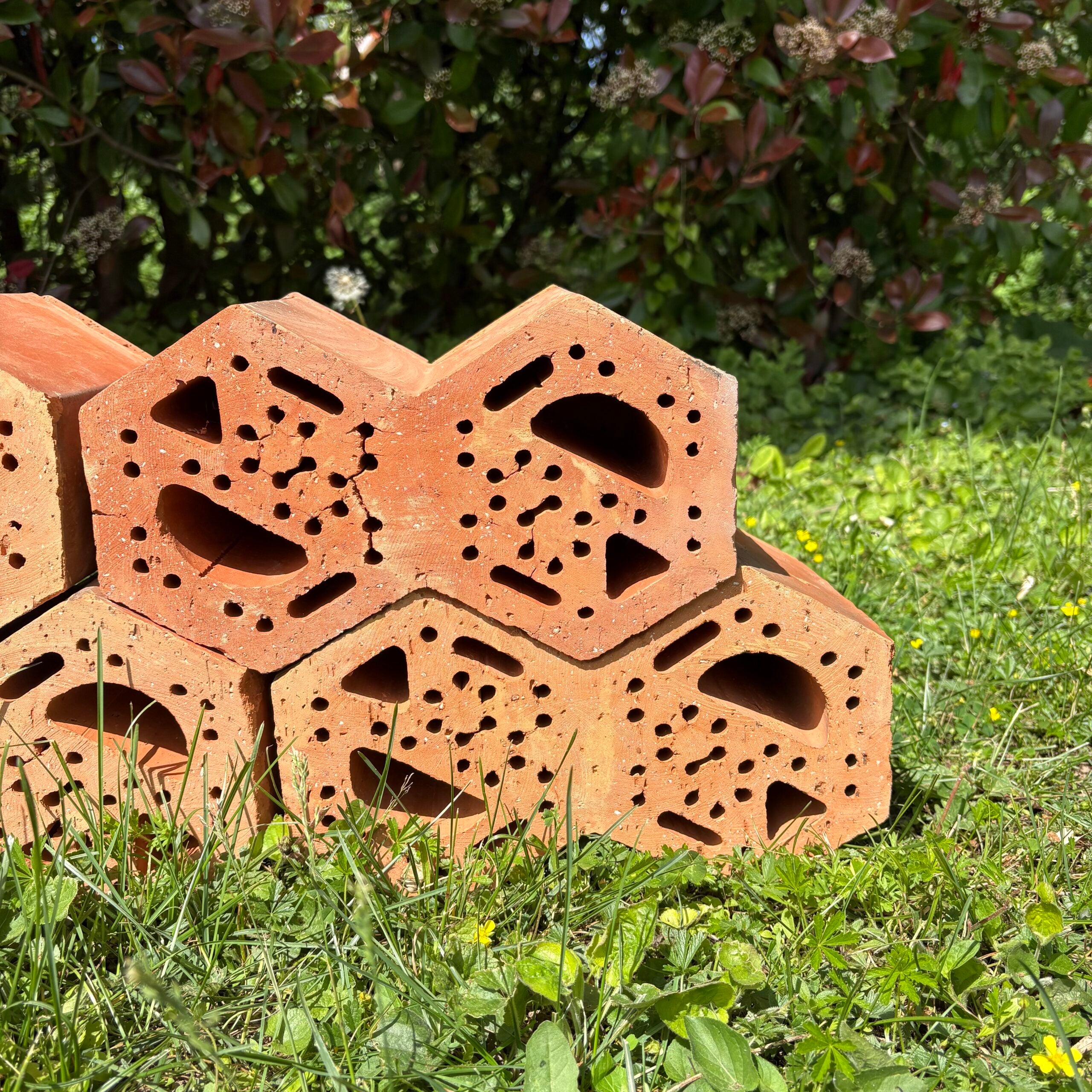Hotel à insectes en terre cuite LOGE® - Poterie JAMET