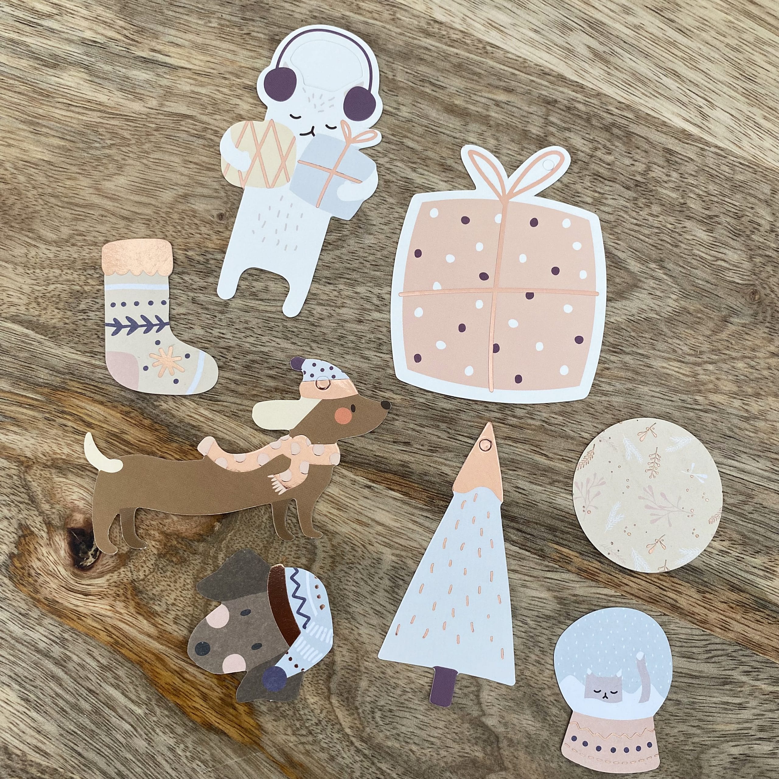Kit d'emballage cadeaux (étiquettes, stickers, décorations, cordelettes) pastel de Noël