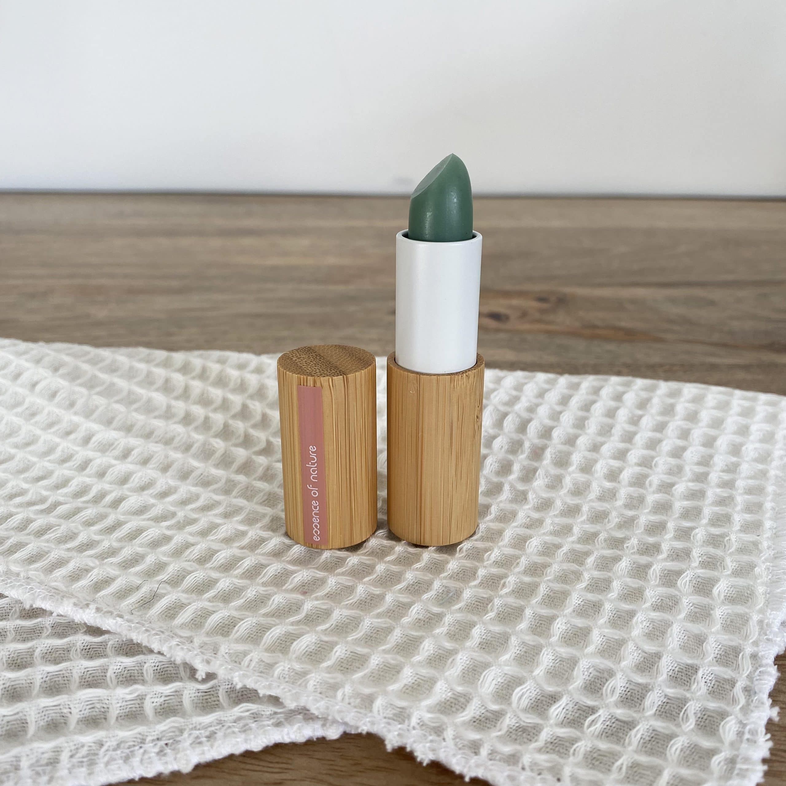 Gommage lèvres en stick rechargeable