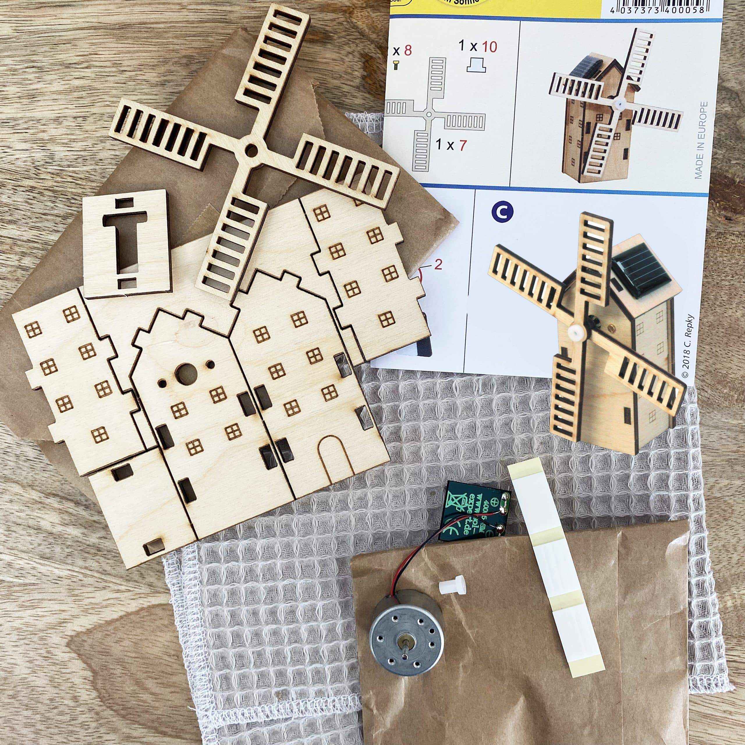 Maquette solaire en bois - Petit moulin