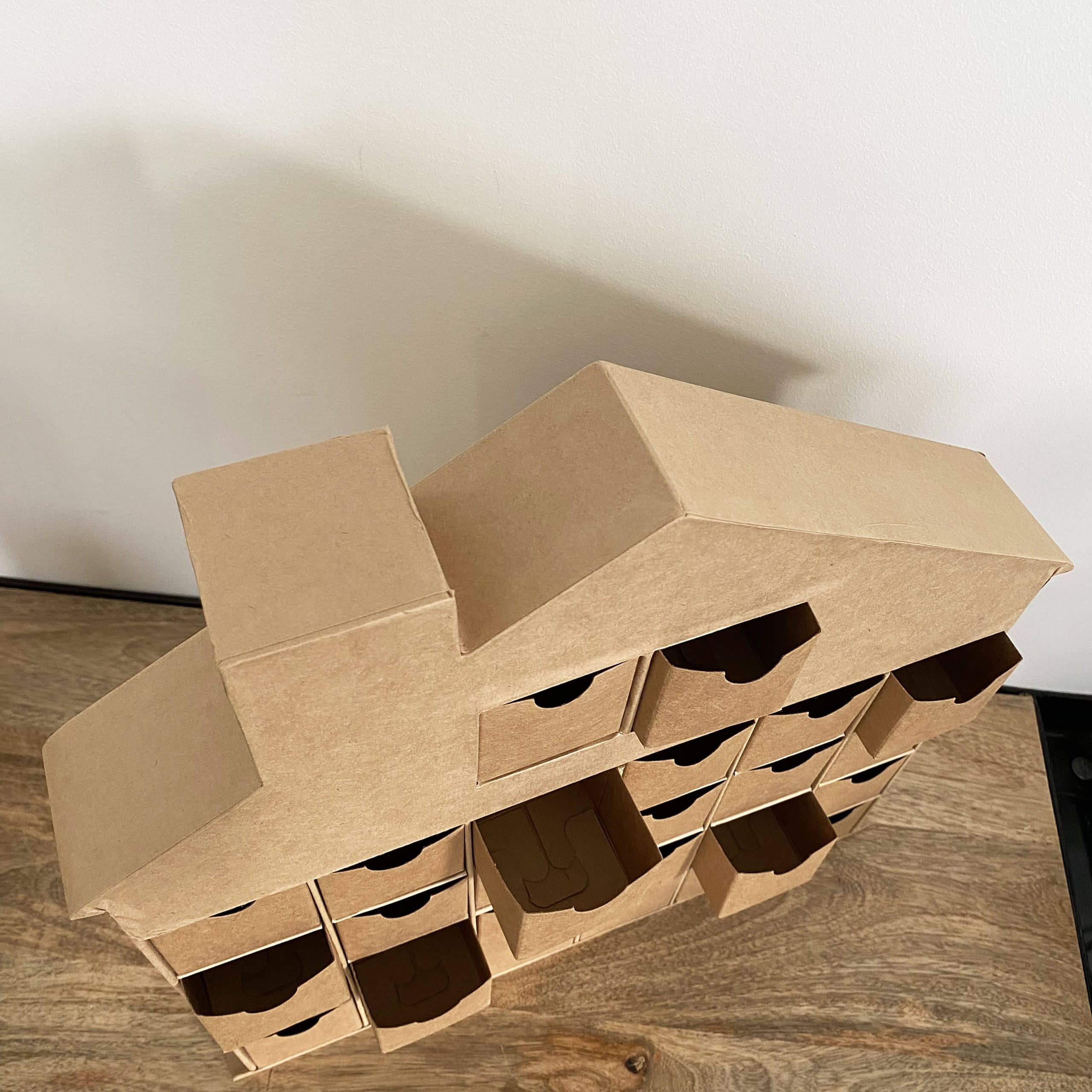 Calendrier de l'Avent maison en papier mâché à faire soi-même
