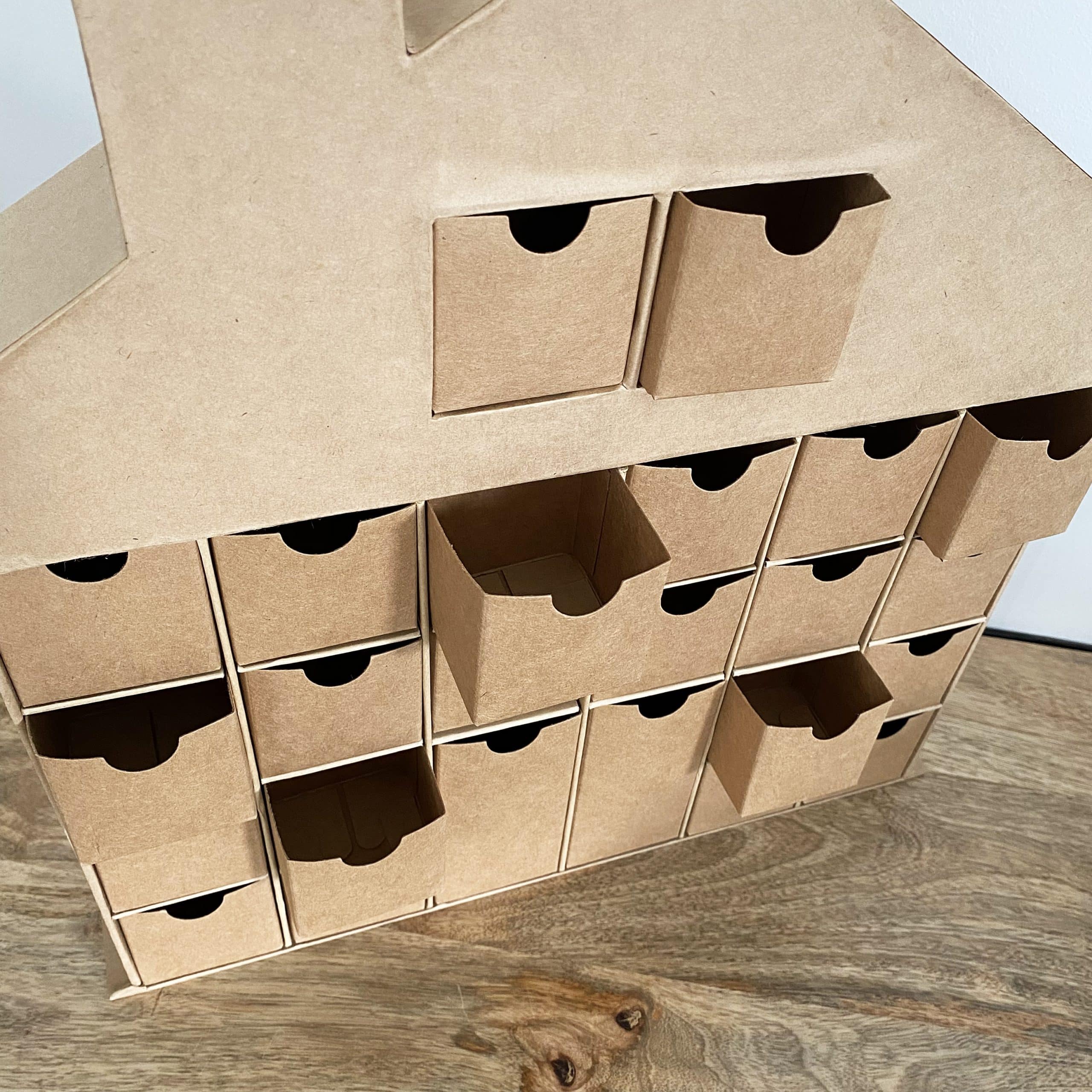 Calendrier de l'Avent maison en papier mâché à faire soi-même