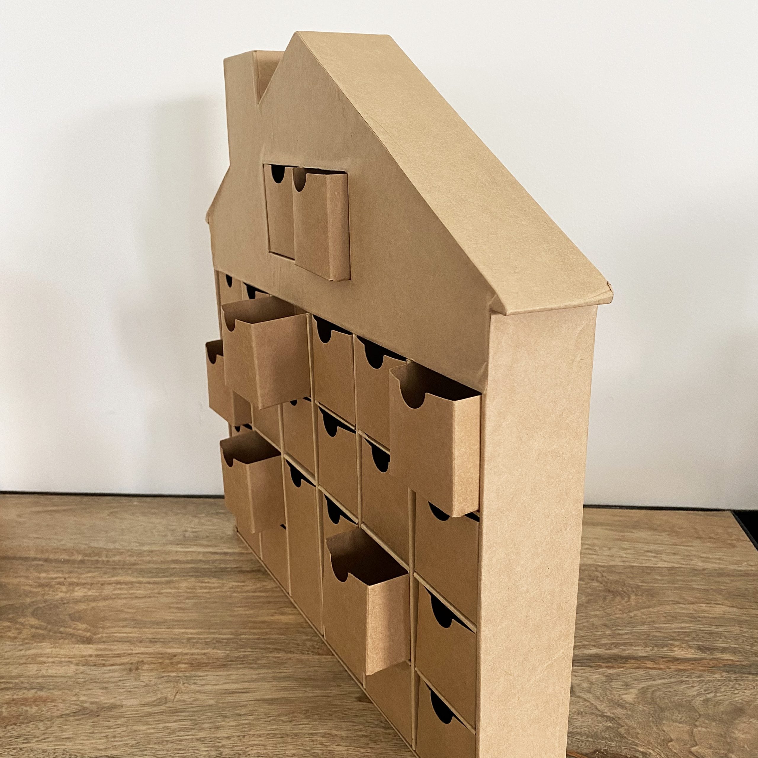 Calendrier de l'Avent maison en papier mâché à faire soi-même
