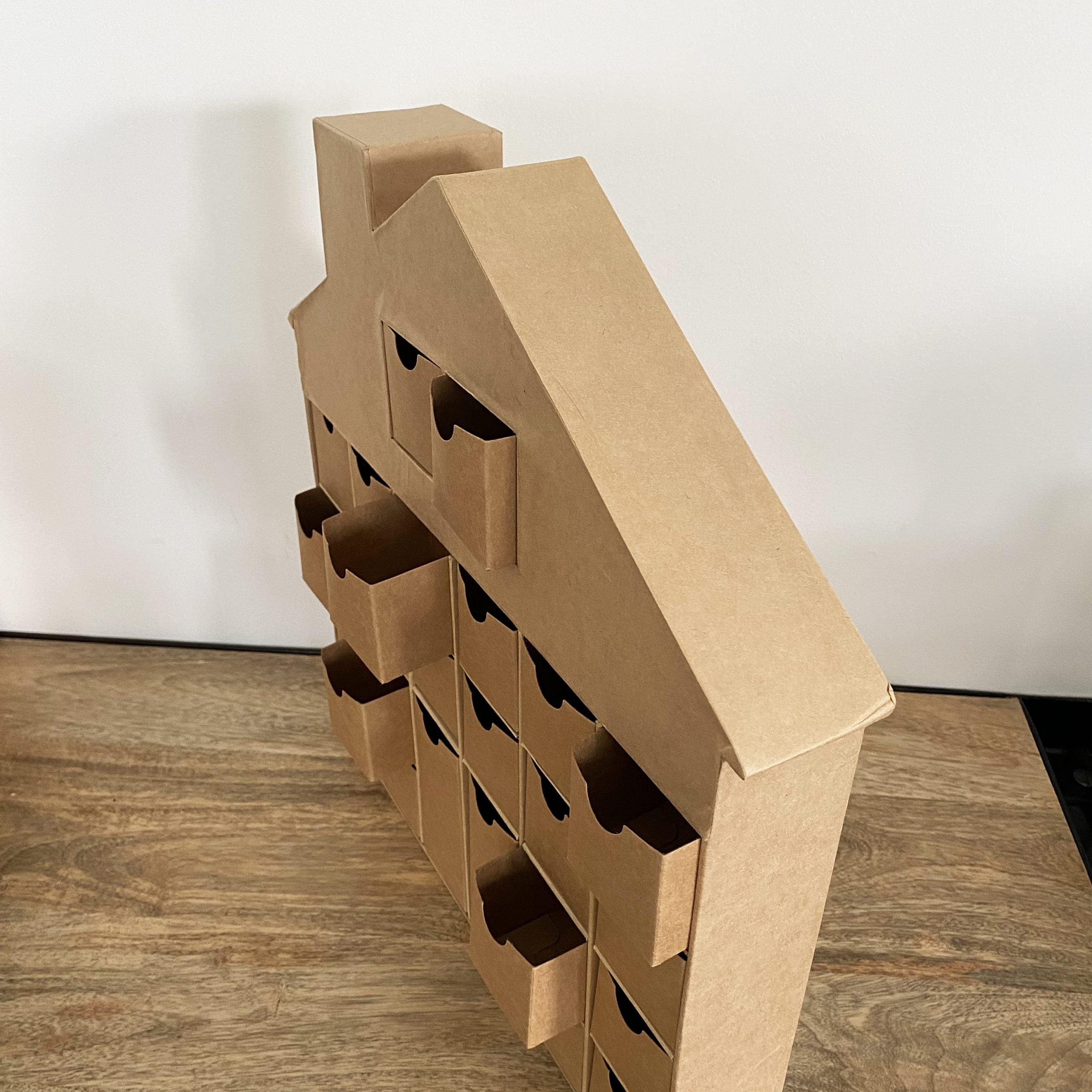 Calendrier de l'Avent maison en papier mâché à faire soi-même