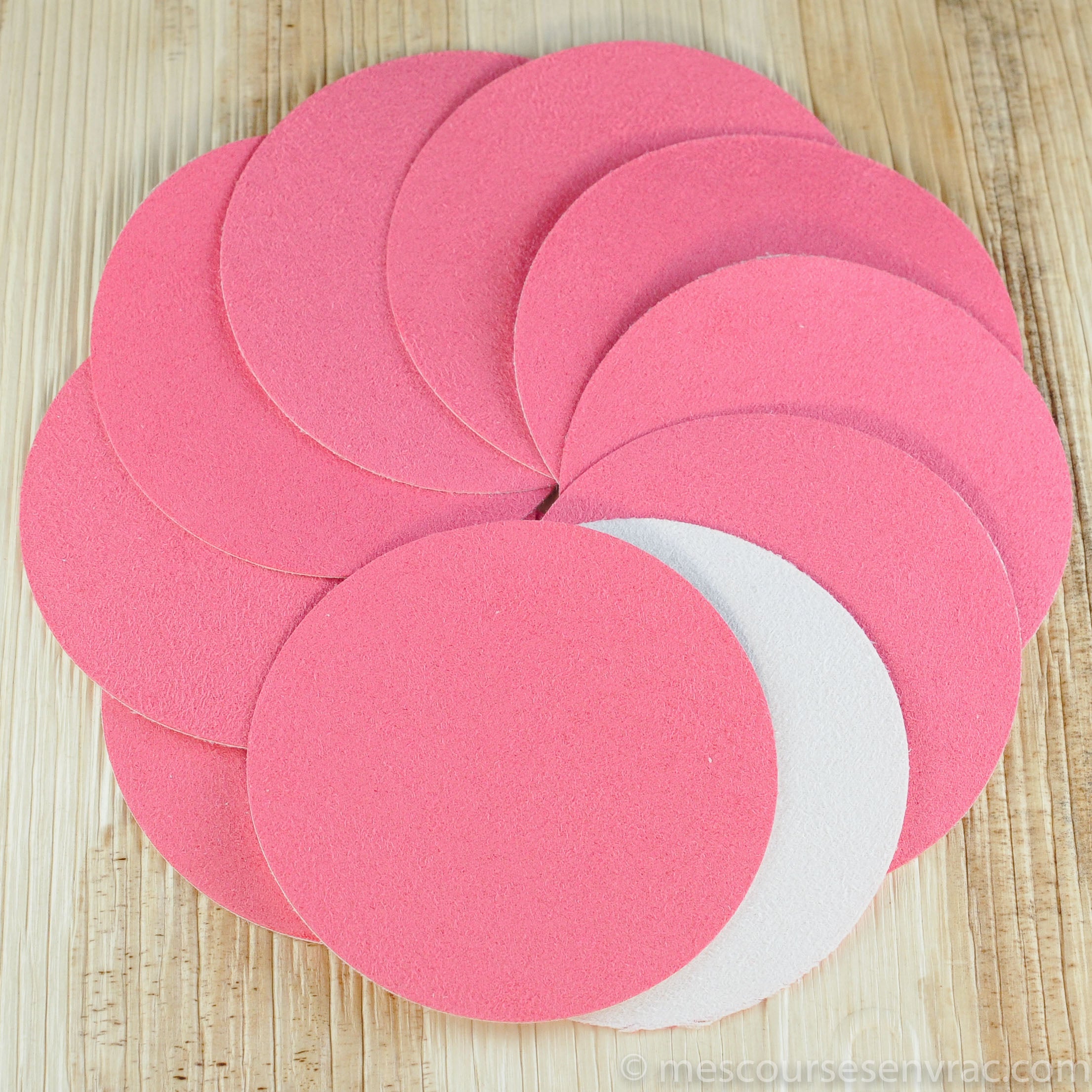 Lingettes démaquillantes réutilisables en microfibre