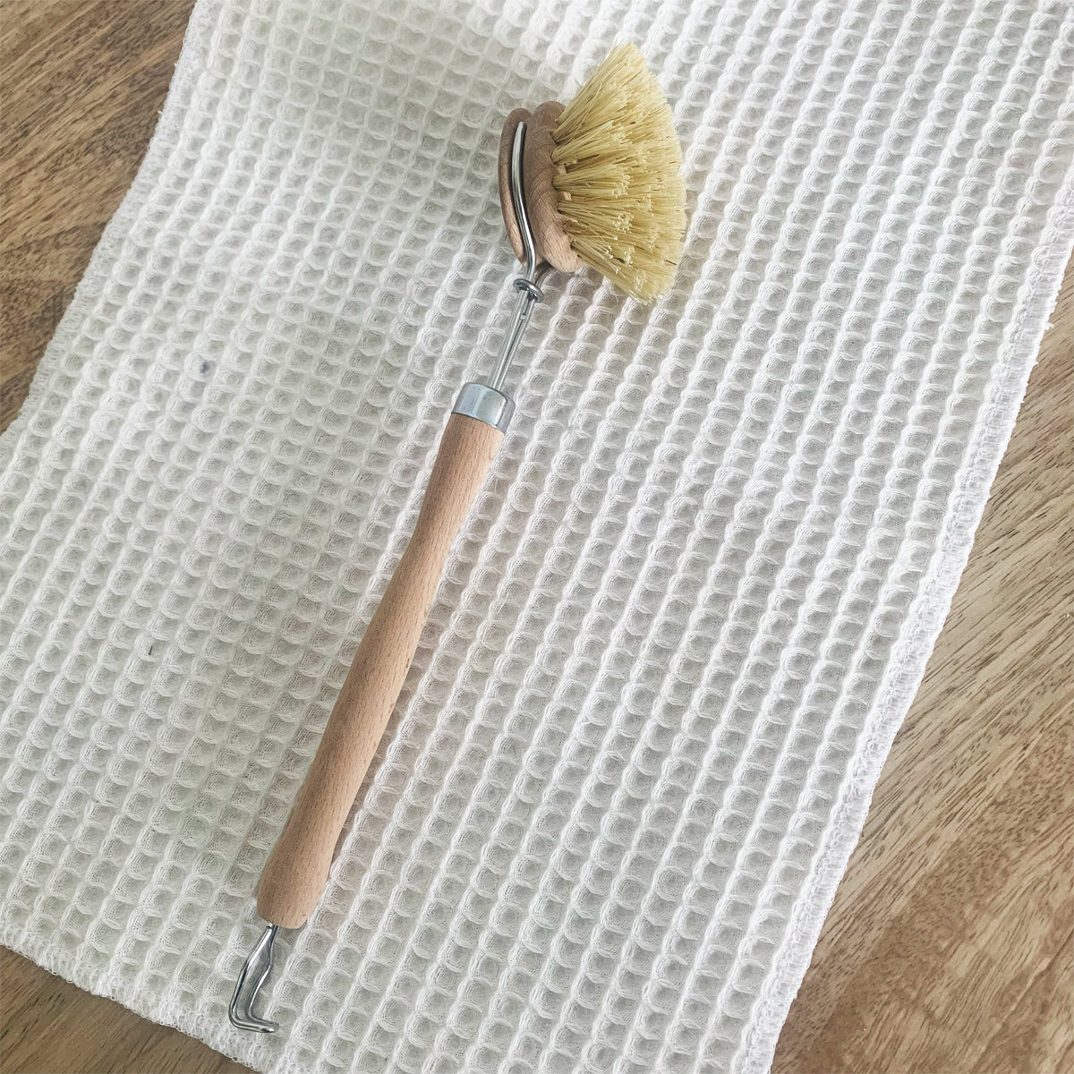 Brosse vaisselle en bois naturel à tête rechargeable