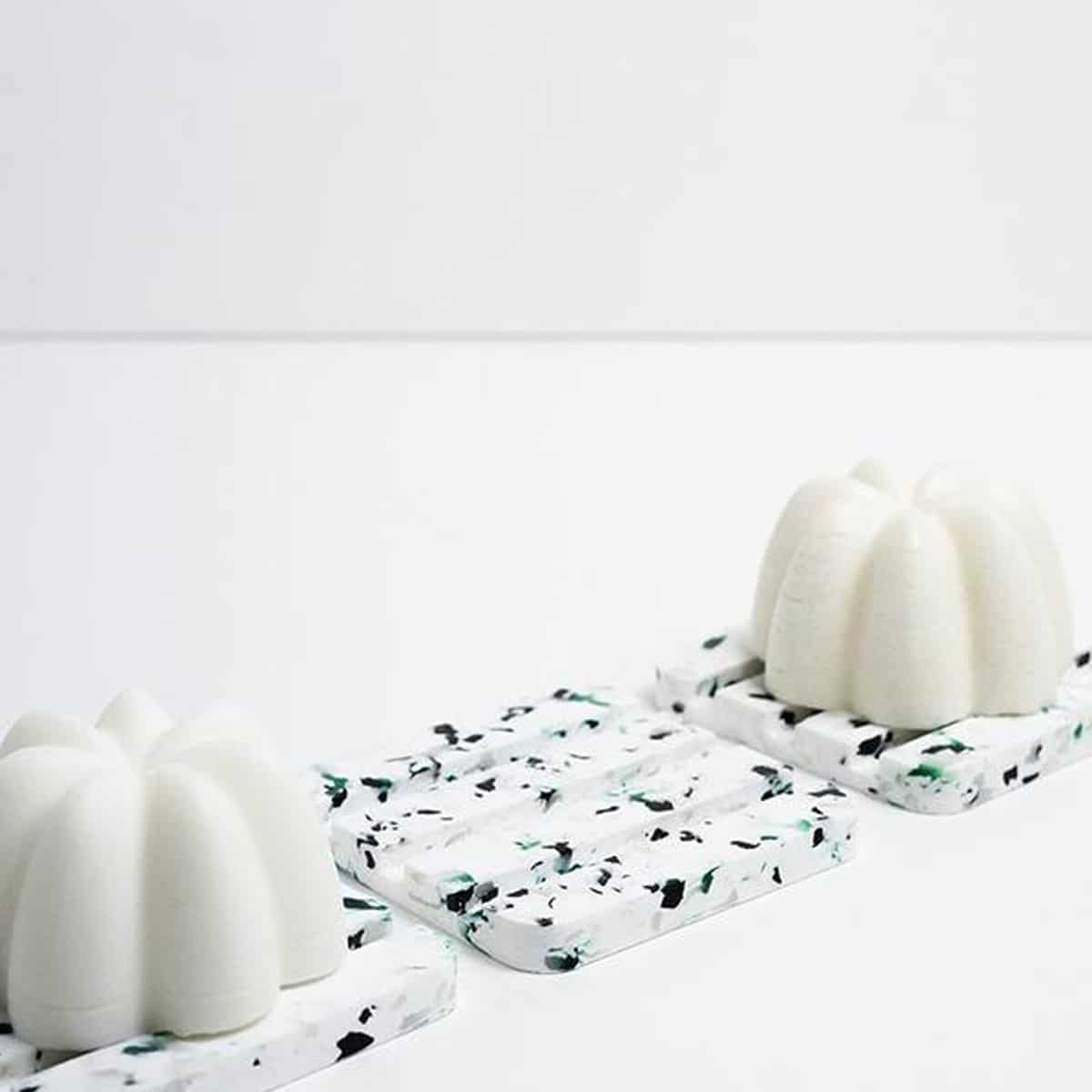 Porte savon durable et design carré - Coloris au choix