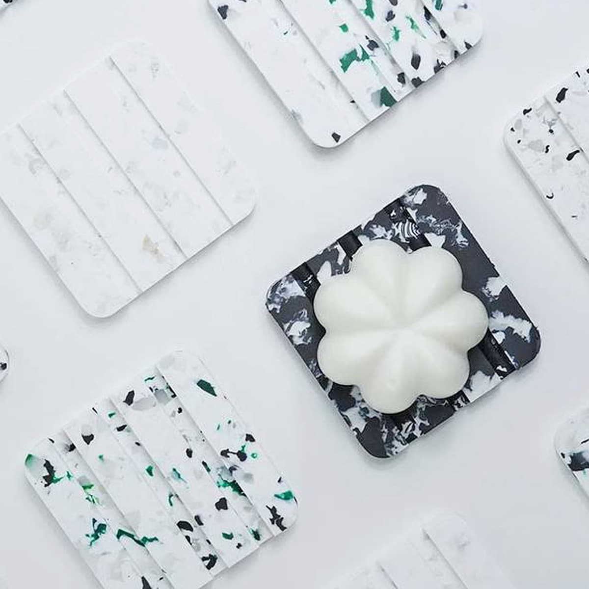 Porte savon durable et design carré - Coloris au choix