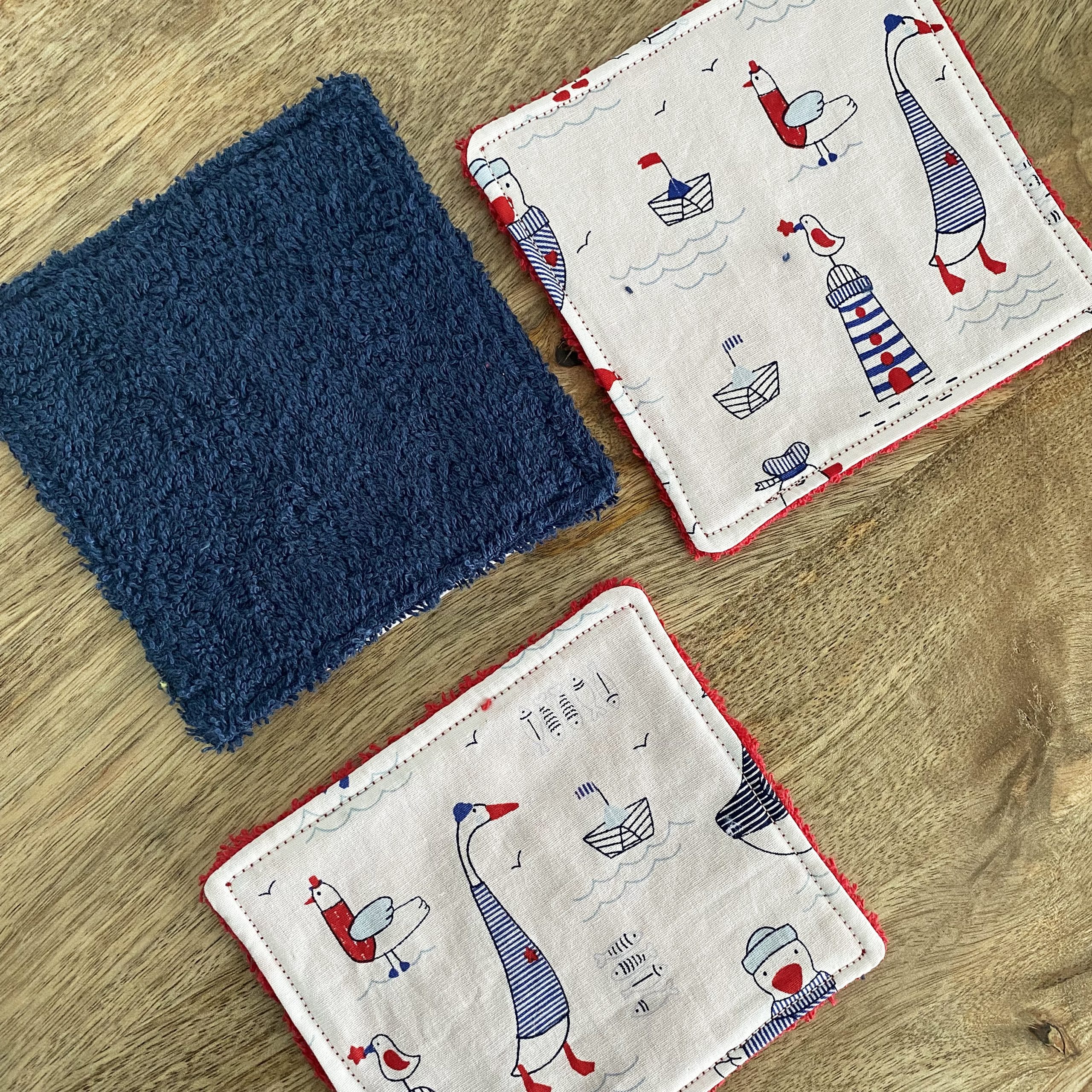 Kit de naissance panier-lingettes-bavoir-gants de toilette - Miloo
