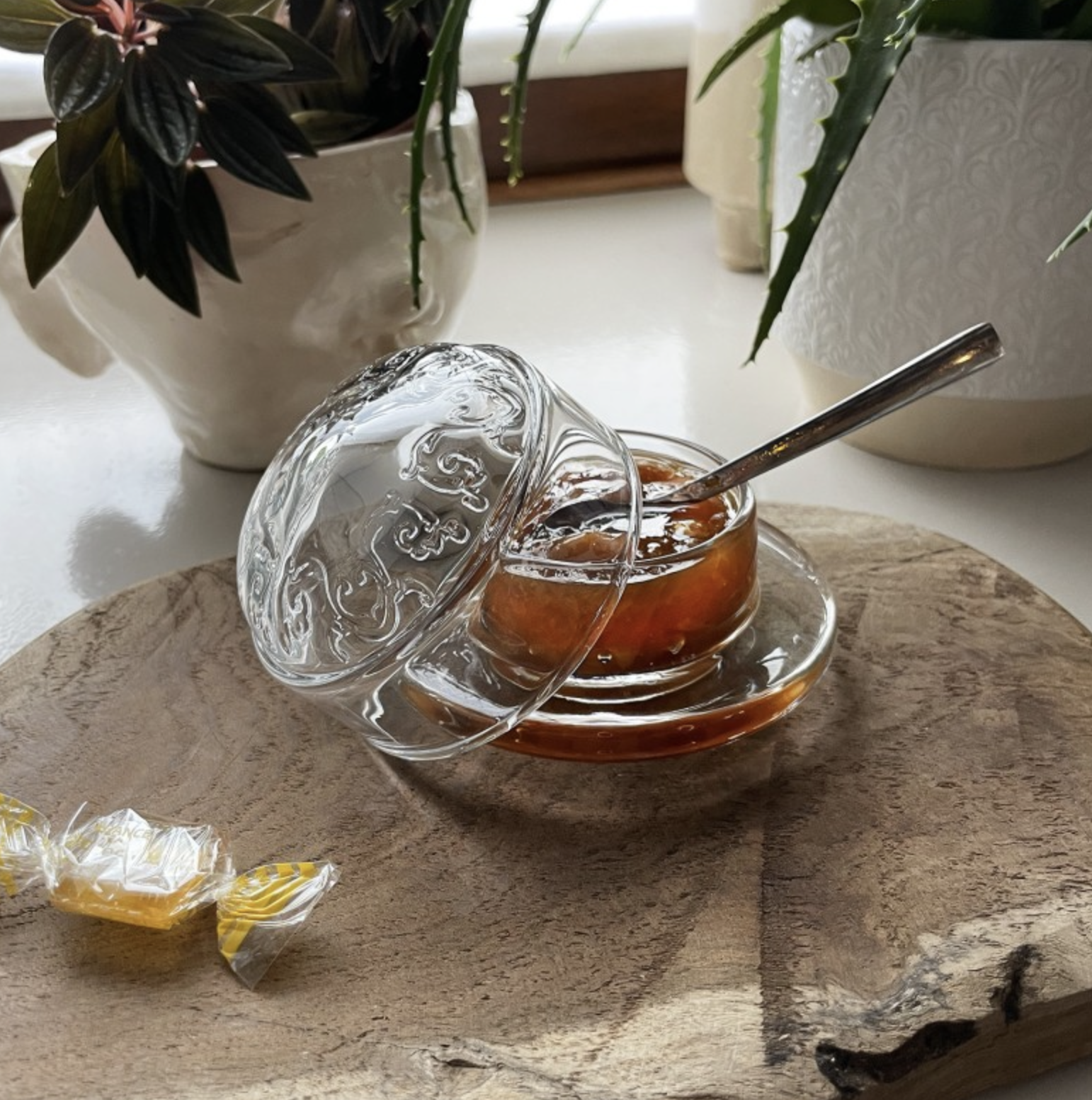 Beurrier avec couvercle en verre mécanique transparent - Abeille - La  Rochère