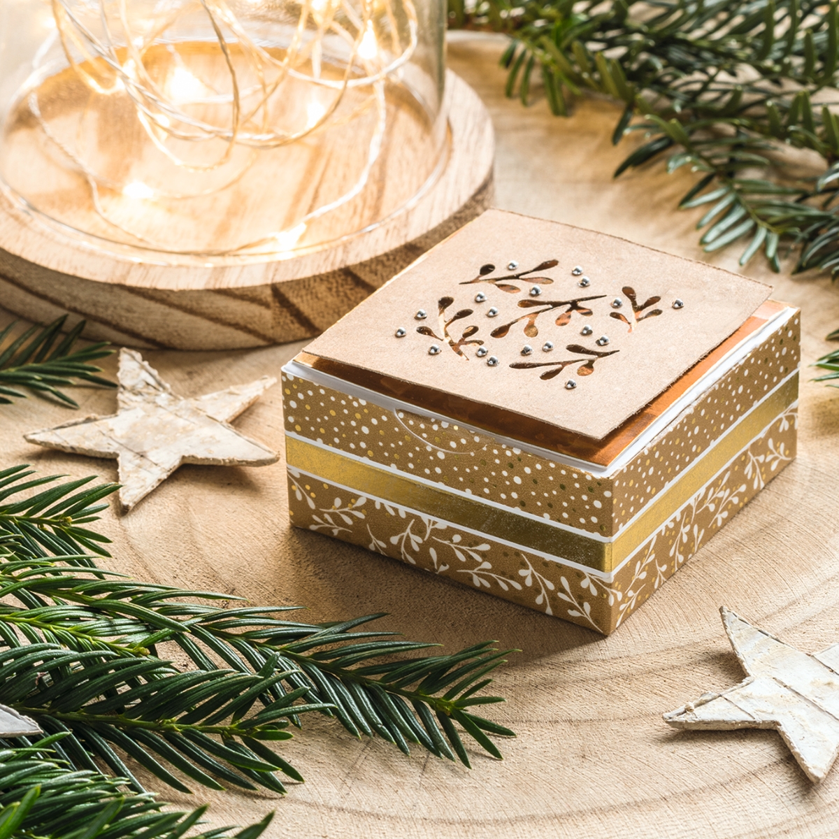 188 Exemple d'utilisation sur une boite des Rubans Adhésifs Décoration Heyda