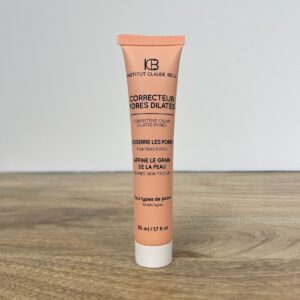 Emballage du correcteur de pores dilatés